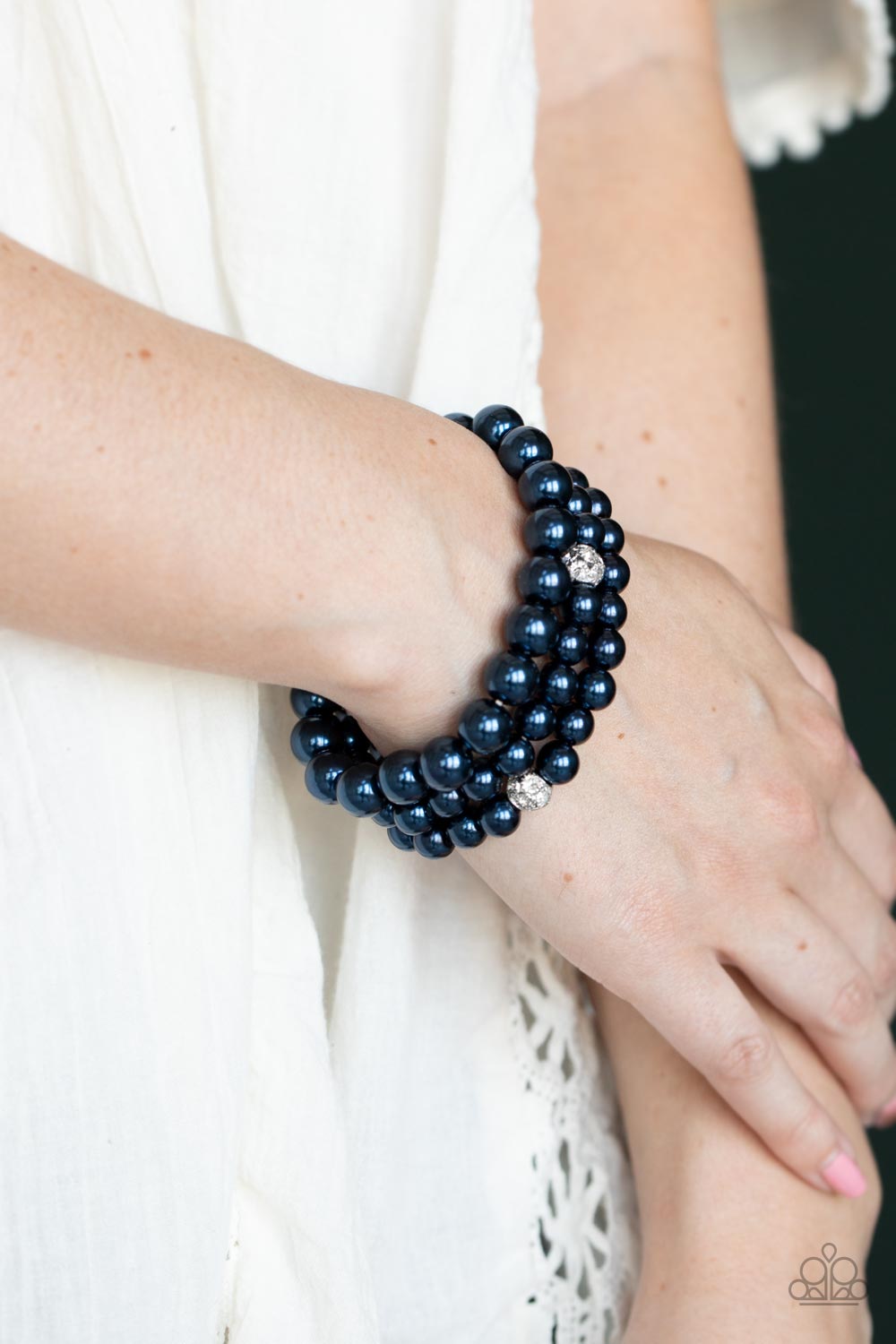 Paparazzi Accessories - Here Comes The Heiress - Blue Pearl Bracelet